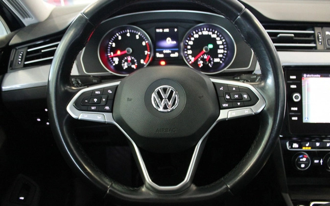 Volkswagen Passat cena 89900 przebieg: 94000, rok produkcji 2019 z Wasilków małe 301